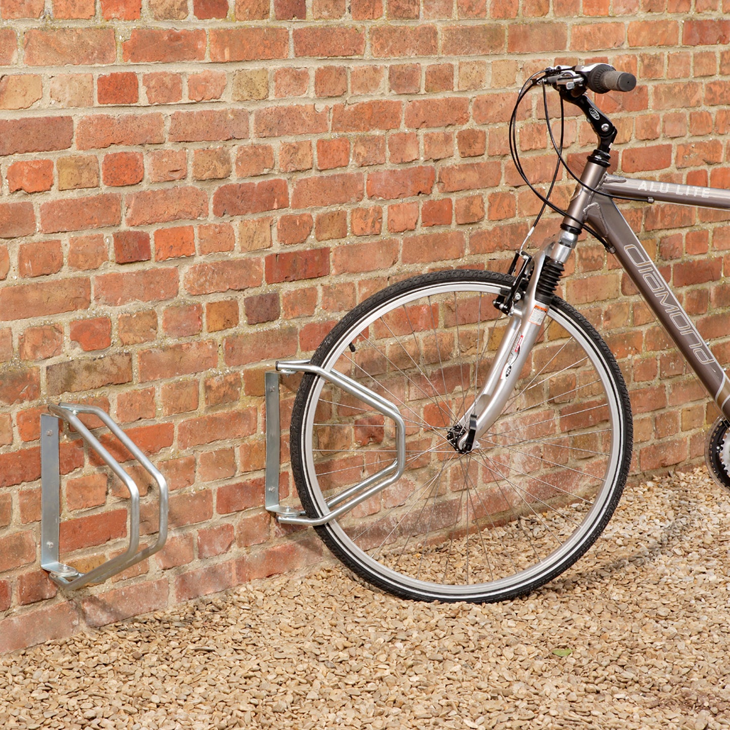 Garage vélo mural Mottez orientable 180°