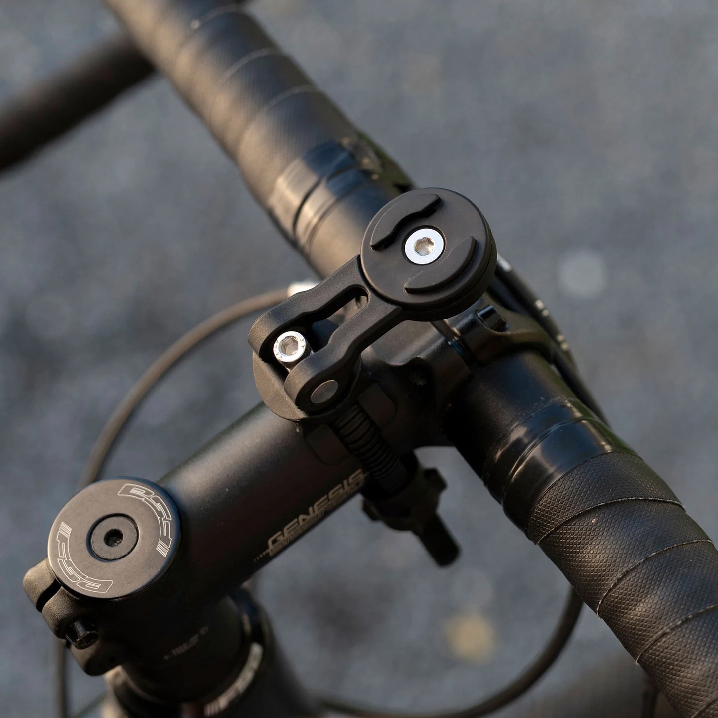 Support smartphone-téléphone vélo Sp Connect vendu à l'unité fixation guidon orientable à 360° noir spc+