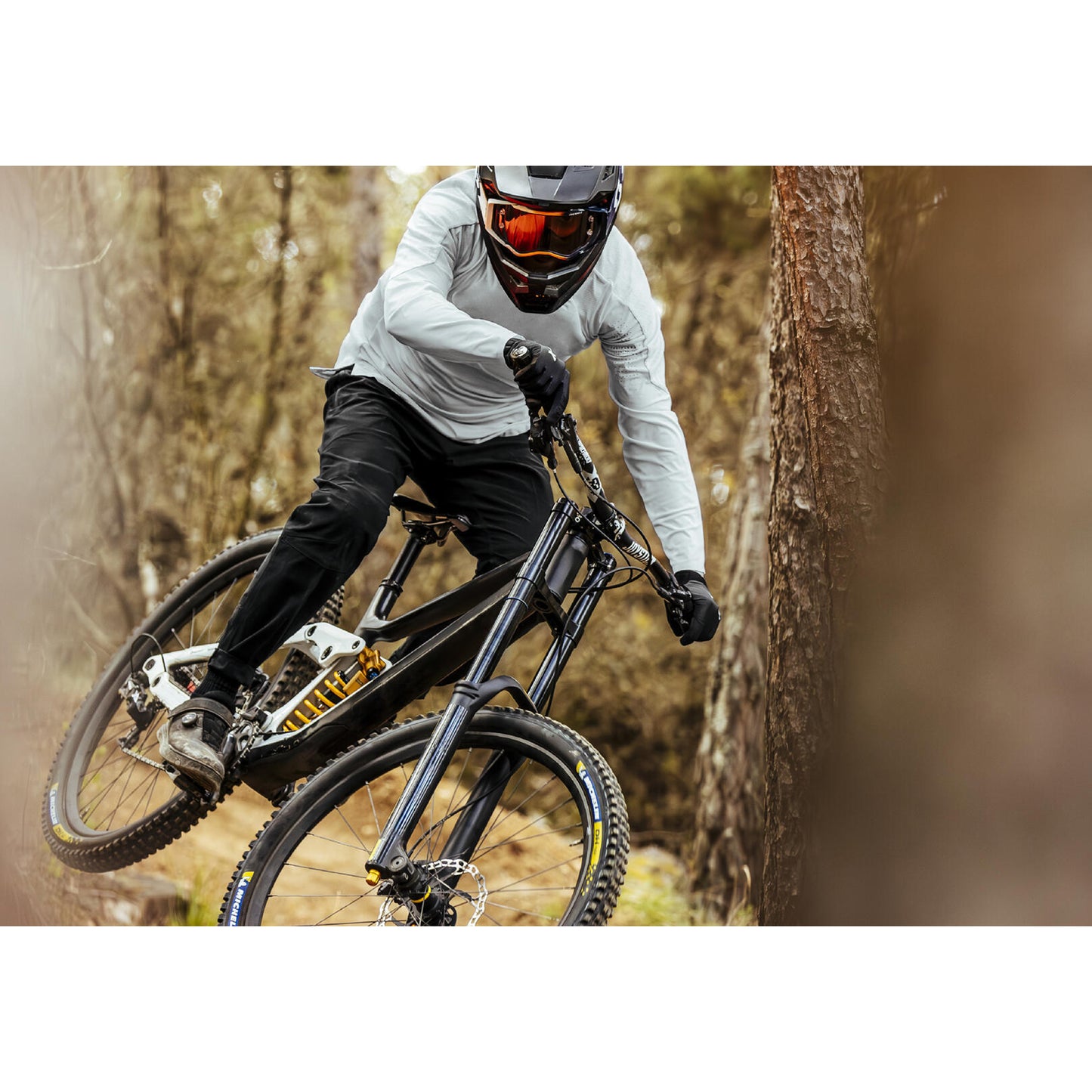 Michelin DH16 Black Blue-Yellow Stickers Tubeless Ready Racing Line Gravity MTB Tire 29 X 2.40 TS (61-622)