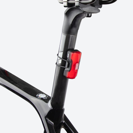 Eclairage vélo usb arrière sur tige de selle Zéfal vision r20 lumens noir