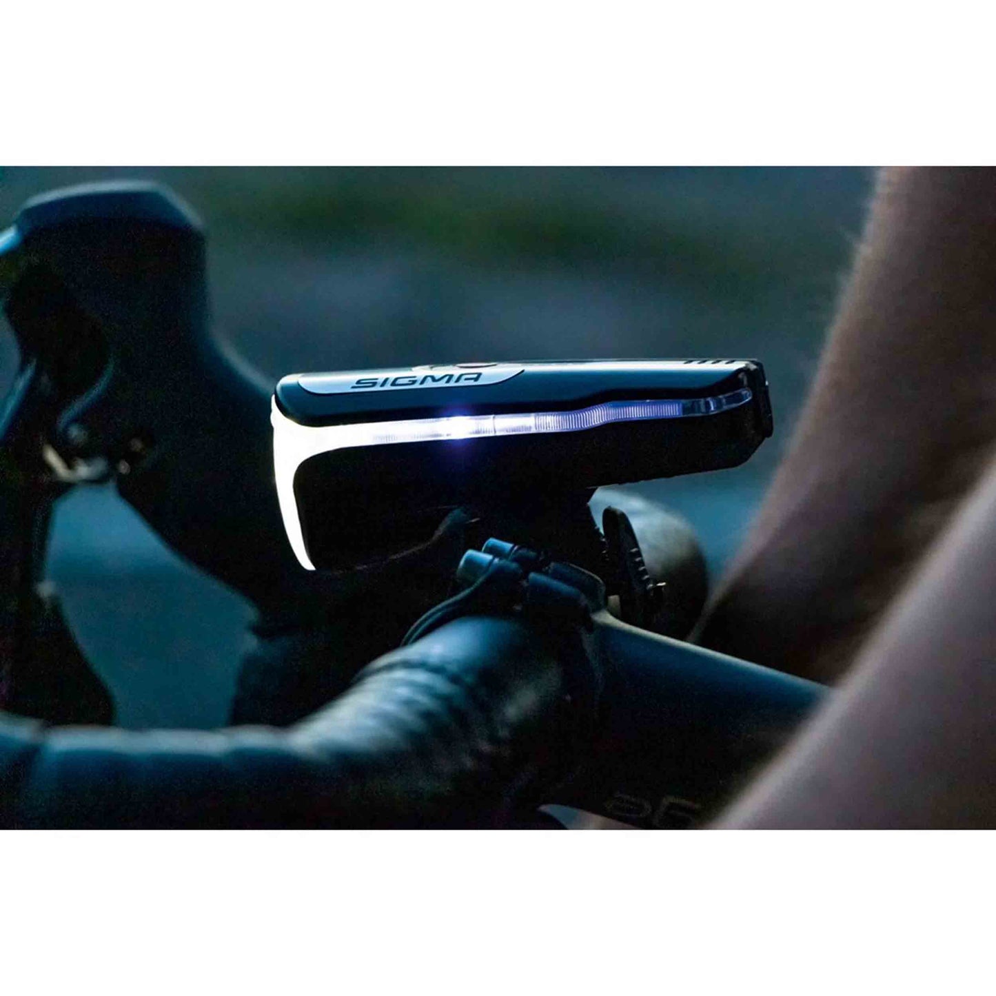 Eclairage vélo usb avant Sigma aura 80 lux