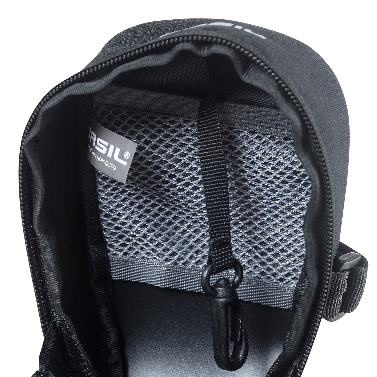 Sacoche de selle vélo Basil mada 1l noir fixation sangles sur chariot de selle avec soufflet