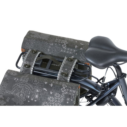 Sacoche arrière vélo double Basil bohème 35l noir-crème sur porte bagage 37x15x37cm / fixation système mik