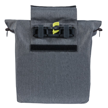 Sacoche arrière vélo latérale sac bandoulière Basil city shopper gris clair droit-gauche 14-16l fixation hook-on porte bagage fermeture pliante anti-pluie