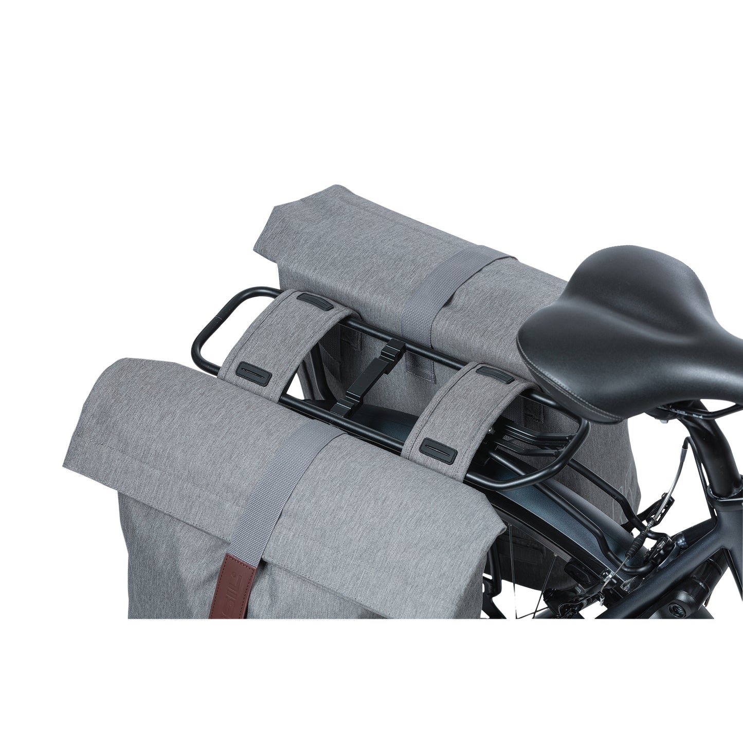 Sacoche arrière vélo double Basil city gris clair 28-32l fixation velcros sur porte bagage 30x18x49cm fermeture pliante anti-pluie