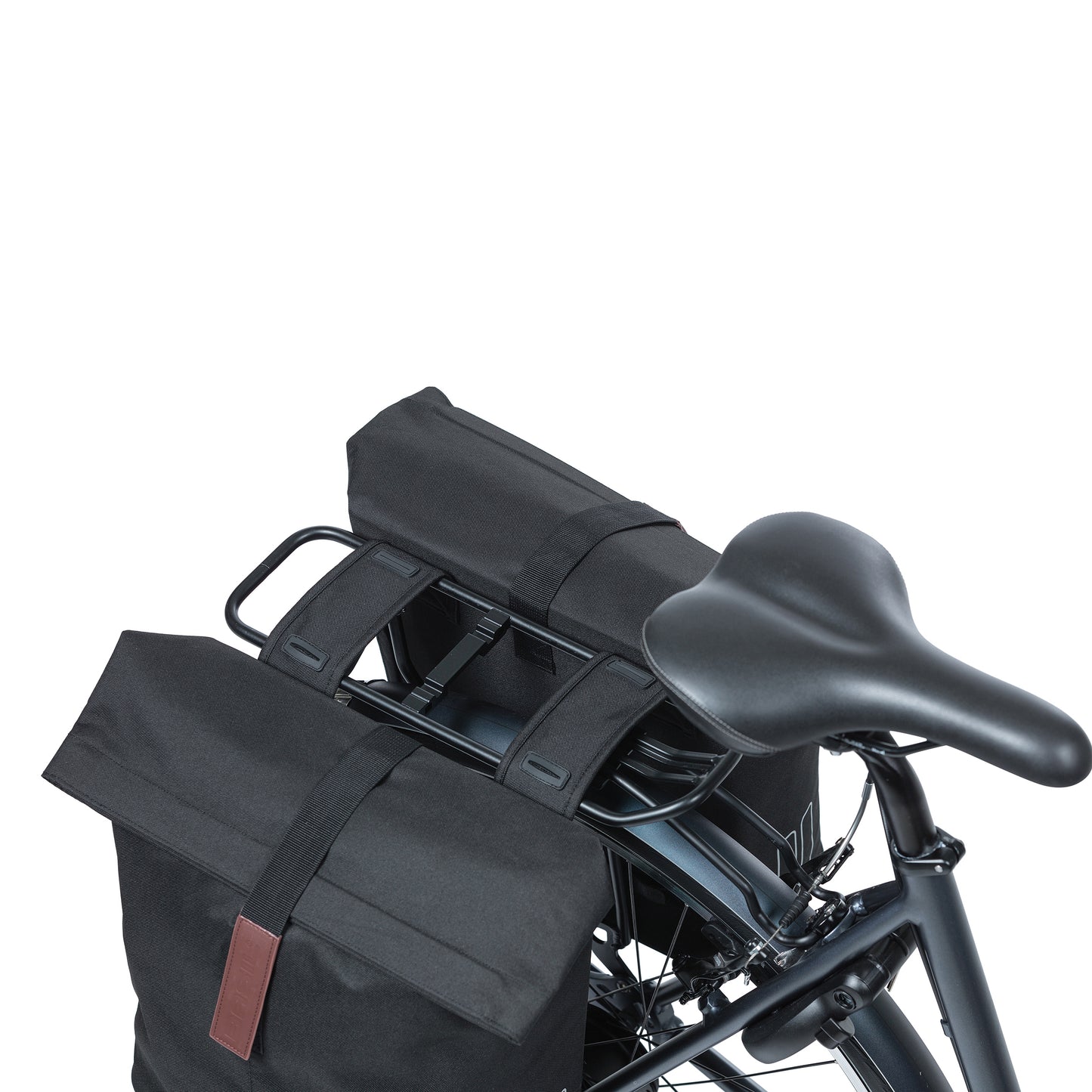 Sacoche arrière vélo double Basil city noir 28-32l fixation velcros sur porte bagage 30x18x49cm fermeture pliante anti-pluie