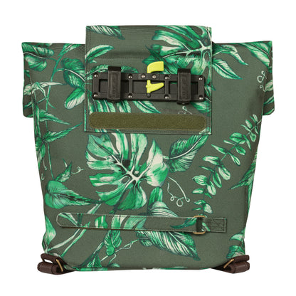 Sacoche arrière vélo latérale sac à dos Basil evergreen daypack thym poignée cuir droit-gauche 14-19l fixation hook-on porte bagage fermeture pliante anti-pluie