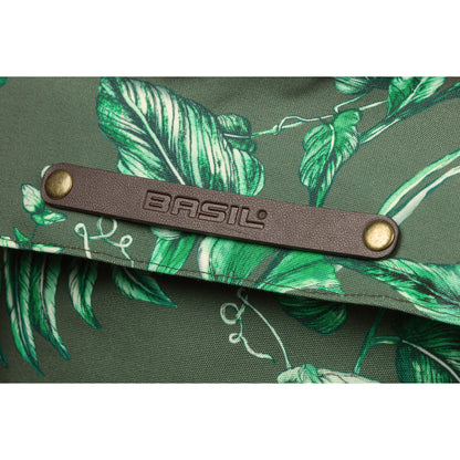 Sacoche arrière vélo latérale sac à dos Basil evergreen daypack thym poignée cuir droit-gauche 14-19l fixation hook-on porte bagage fermeture pliante anti-pluie