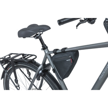 Sacoche de cadre vélo Basil triangle sport noir fixation velcro 1.7l avec poche filet