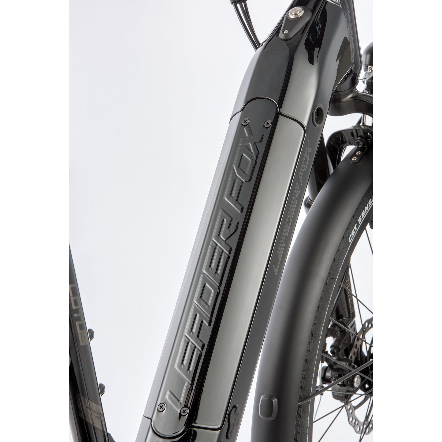 Vélo électrique City 26 Leader Fox Lotus noir Bafang AR 15Ah