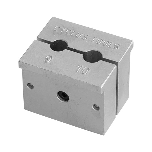 Cyclus vise jaw tool for 9 and 10 mm wheel axles
