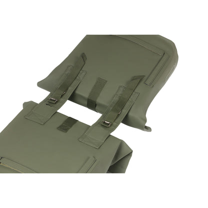 Sacoche arrière vélo double Basil vegan vert imitation cuir 28-32l fixation universelle porte bagage fermeture pliante anti-pluie avec réflechissant