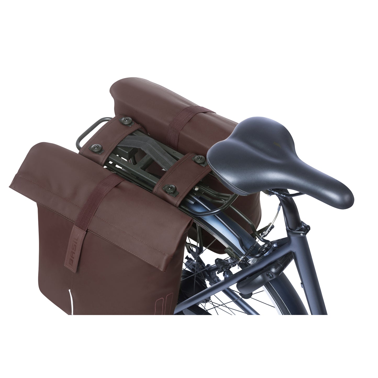 Sacoche arrière vélo double Basil vegan marron imitation cuir 28-32l fixation porte bagage fermeture pliante anti-pluie avec réflechissant fixation système mik
