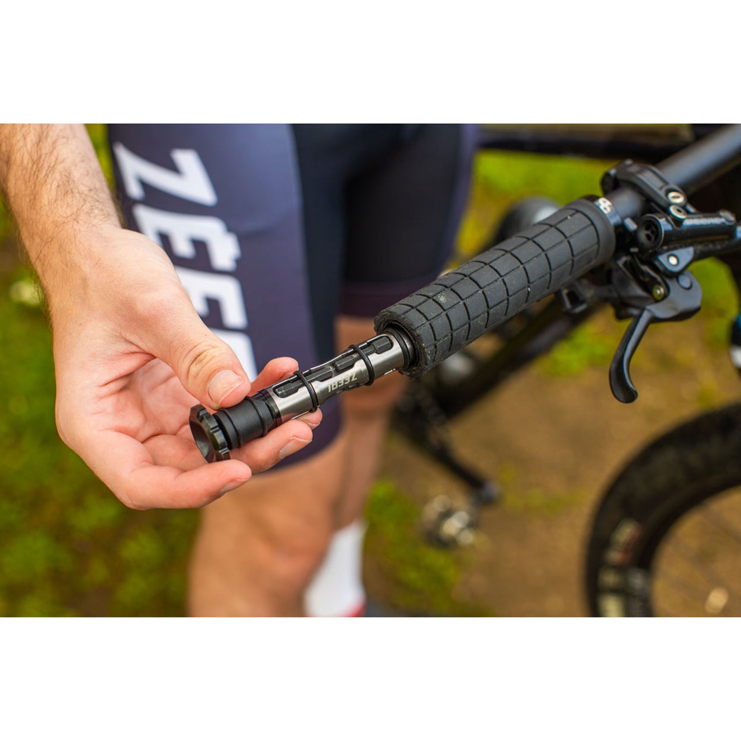 Outil multifonction Zefal Z Bar Tool 15 fonctions VTT