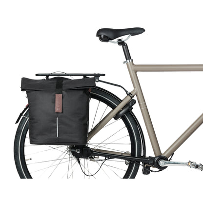 Sacoche arrière vélo latérale sac bandoulière Basil city shopper noir droit-gauche 14-16l fixation mik studs pour porte bagage