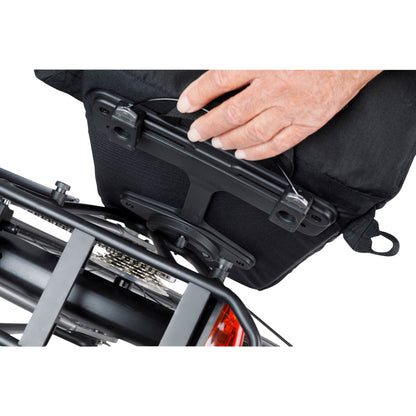 Sacoche arrière vélo latérale sac bandoulière Basil move commuter noir droit-gauche 15l fixation mik studs pour porte bagage