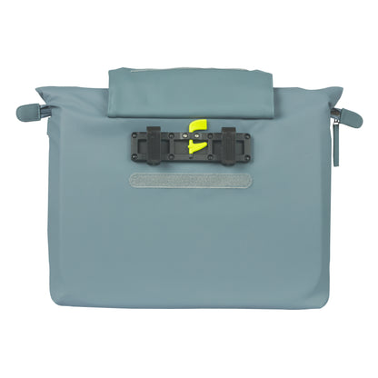 Sacoche arrière vélo latérale sac ordinateur portable Basil manhattan waterproof bleu droit-gauche 12l fixation hook ON 12x38x30cm fermeture pliante anti-pluie