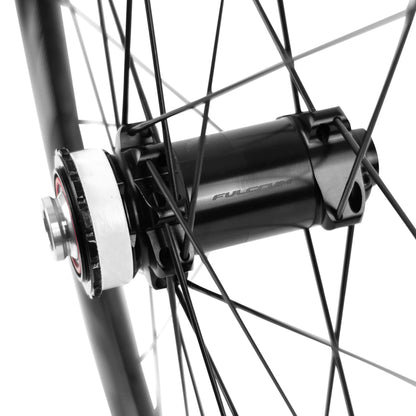 Roues PCP route 700 Fulcrum Wind 40 carbone noir centerlock cassette Shimano