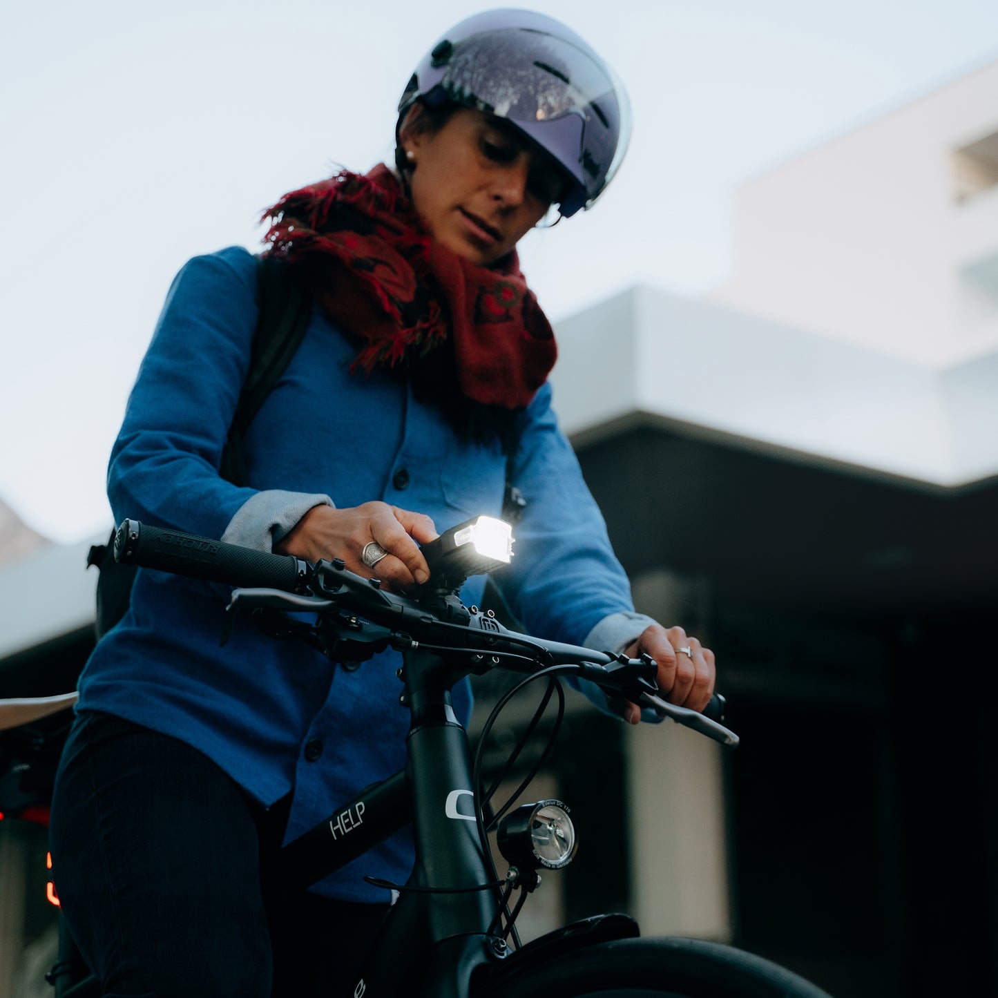 Eclairage vélo usb avant sur cintre Zéfal supervision f200 lumens noir
