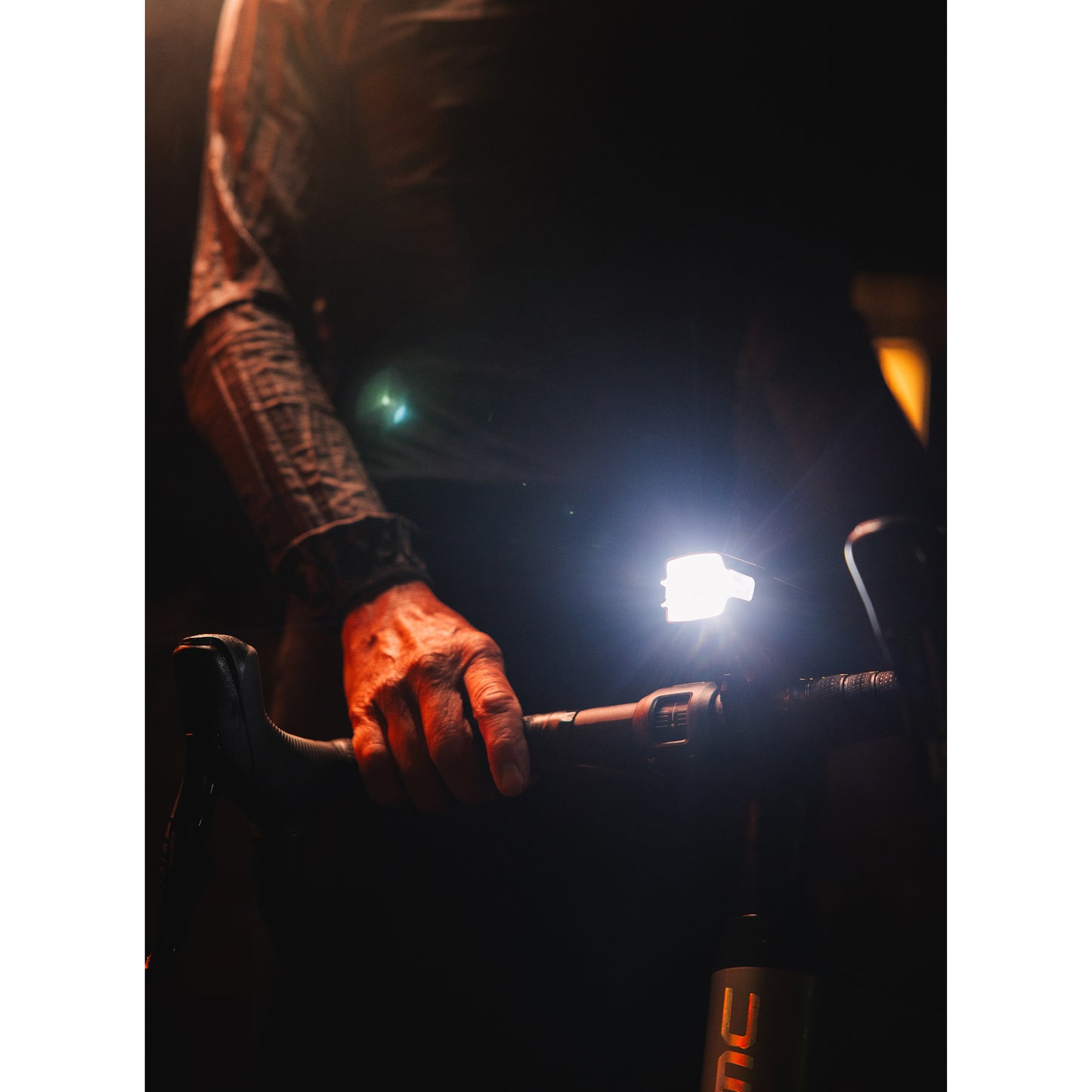 Eclairage vélo usb avant sur cintre Zéfal supervision f800 lumens noir