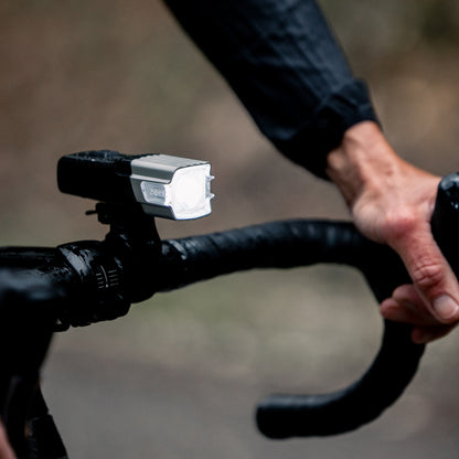 Eclairage vélo usb avant sur cintre Zéfal supervision f800 lumens noir
