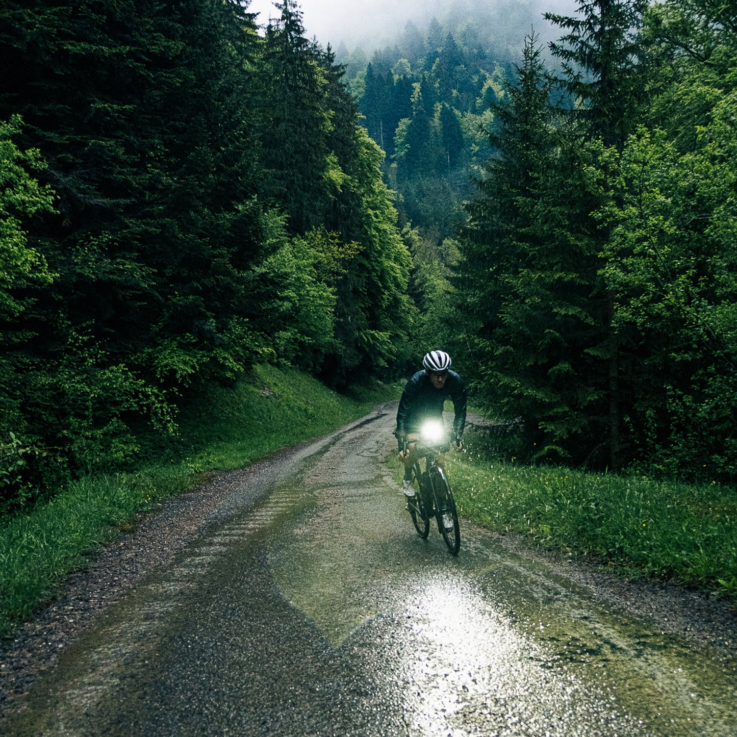 Eclairage vélo usb avant sur cintre Zéfal supervision f1500 lumens noir