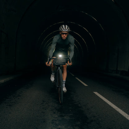 Eclairage vélo usb avant sur cintre Zéfal supervision f1500 lumens noir