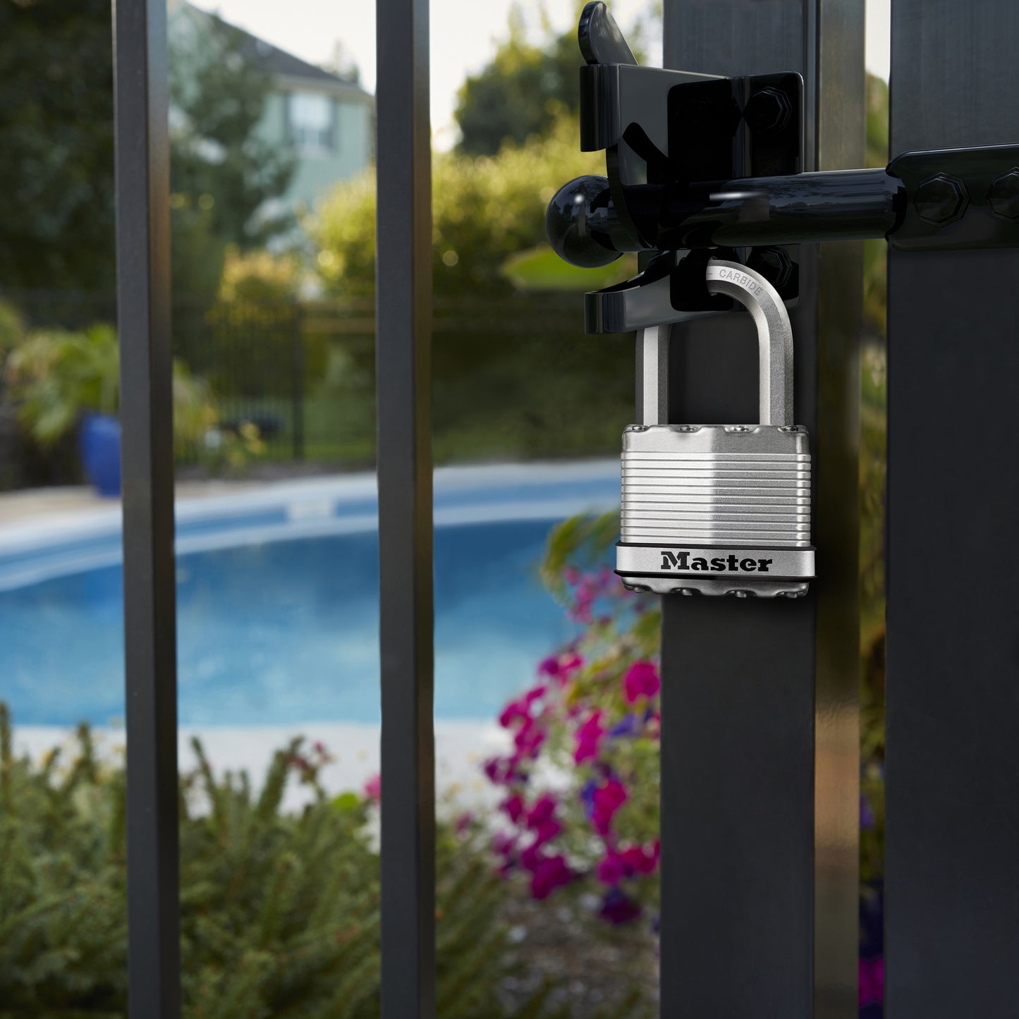 Cadenas à clé Masterlock excell acier traite anti-intemperies anse octogonale