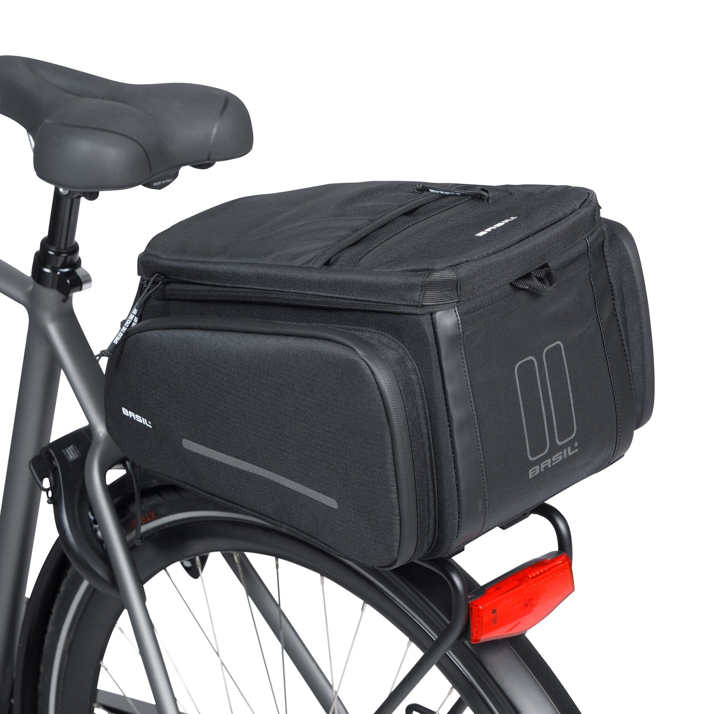 Sacoche arrière vélo Basil move noir avec soufflet waterproof extensible 10-26l fixation porte bagage l33x l24cmxh18cm fixation système mik 2.0 inclus