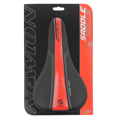 Selle Newton Junior Mission noir rouge 240x160